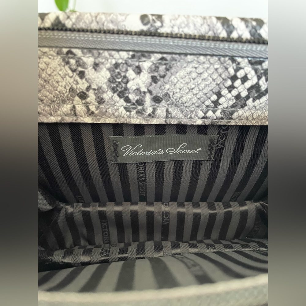 Victoria's Secret Snakeprint Crossbody Purse - Picture 4 of 14